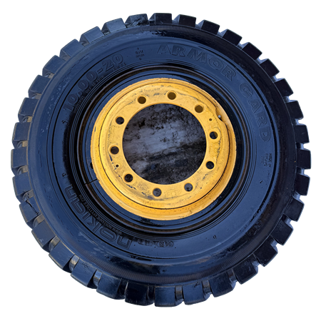 Däck på fälg 10,00-20